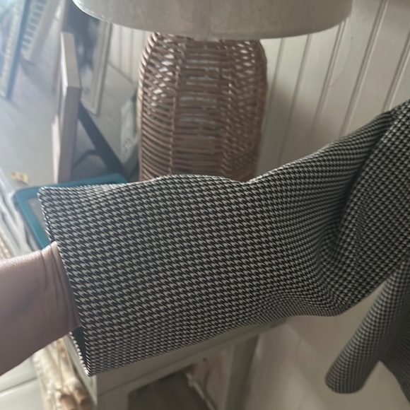 Like new! Jones Wear Black and White Blazer with Notched Lapel sz 18 - Picture 9 of 13